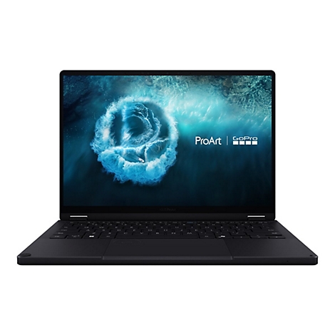 Schwarzes Asus ProArt Laptop frontal vor weißem Hintergrund mit Meereswellen-Wallpaper und GoPro Logo.