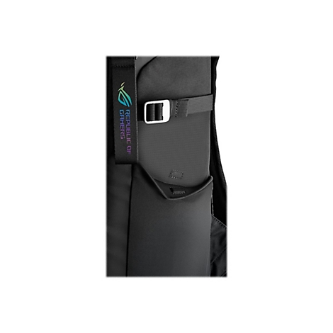 Detailansicht eines schwarzen Rucksacks mit einem Schulterriemen, der das ROG-Logo trÃ¤gt. Der Rucksack hat eine kleine Tasche und einen Verschluss.