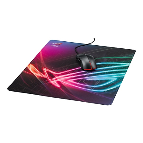 Gaming-Maus und Mauspad. Schwarze Maus mit roten Akzenten liegt auf einem rechteckigen Mauspad mit farbenfrohem Design.
