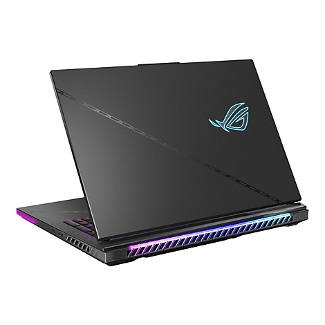 Schwarzes Gaming-Laptop, von hinten betrachtet. Blau beleuchtetes ROG-Logo. RGB-Lichtleiste an der Unterseite.