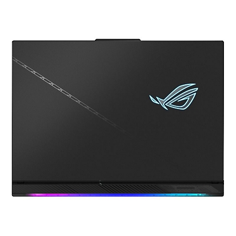 Schwarzes Laptop-Oberteil mit leuchtendem ROG-Logo und diagonaler Musterung, unten RGB-Beleuchtung.