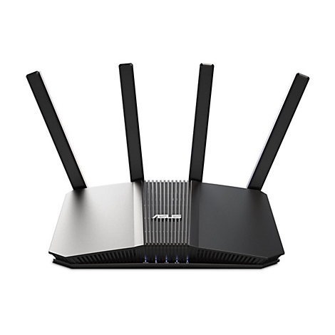 Schwarzer Asus Router mit vier aufrechten Antennen vor weißem Hintergrund.