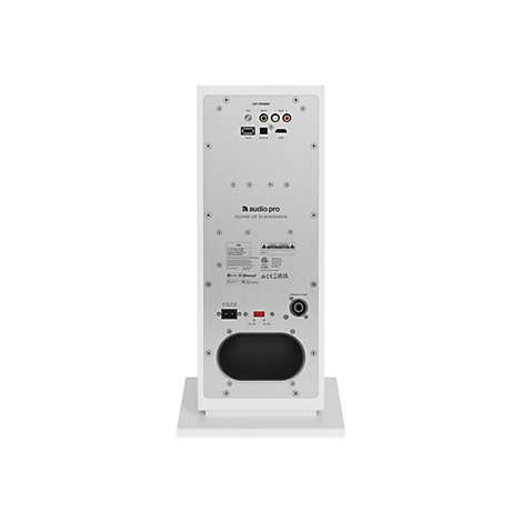 Rückseite eines weißen Audio Pro A48 Lautsprechers. Sichtbar sind Anschlüsse für Audioeingang und -ausgang, Stromanschluss und Produktinformationen.