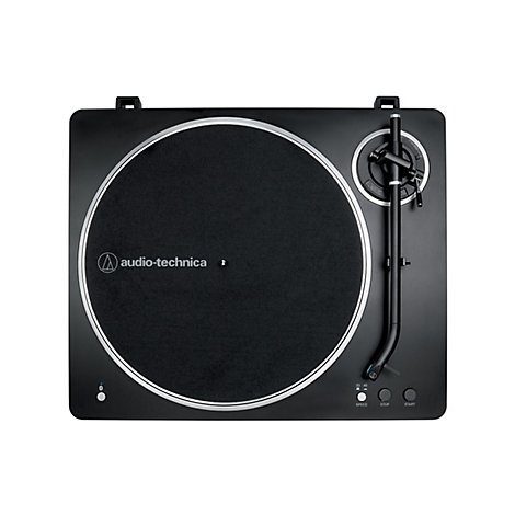 Draufsicht eines schwarzen Audio-Technica Plattenspielers mit silbernem Rand auf weißem Hintergrund.