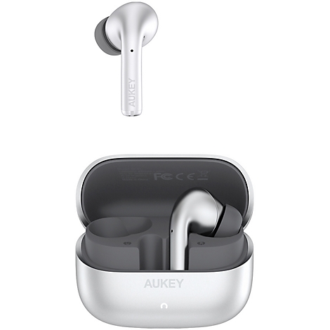 Écouteurs sans fil et étui de chargement : blanc, argenté. Logo "AUKEY" sur l'étui.