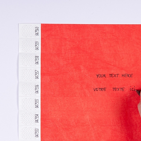 Rotes Kontrollarmband aus Papier mit fortlaufender Nummerierung und Platz für individuellen Text.
