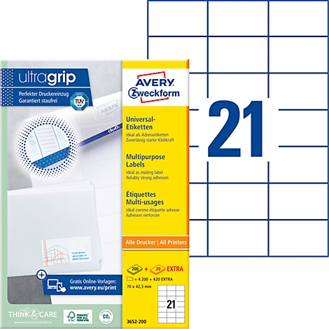 Sheets with labels next to a product package from Avery Zweckform. Product designations are on the package.