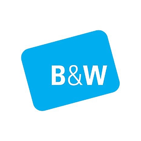 Blaues, schräg gestelltes Rechteck mit abgerundeten Ecken und weißem Schriftzug B&W in der Mitte.