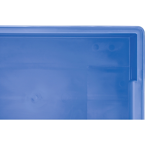 Gros plan sur le coin d'une boîte en plastique bleue avec un cadre visible.