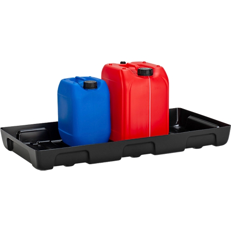 Bac de rétention noir avec deux bidons. Un bidon bleu et un rouge sont dans le bac.