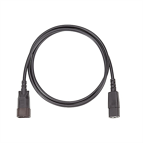 Ein schwarzes Netzkabel mit zwei Steckern. Es ist in einer Schlaufe angeordnet, vor weißem Hintergrund.