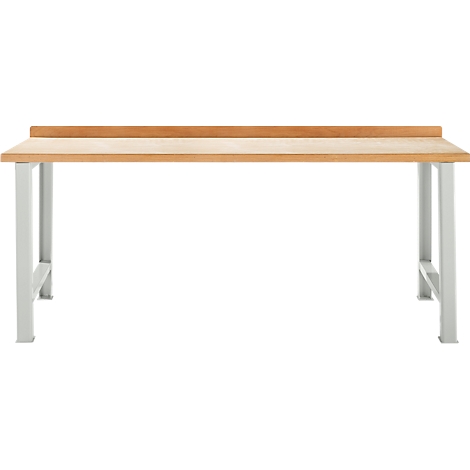 Una mesa de madera clara con patas de metal, sobre un fondo blanco. La mesa es de madera clara, las patas son de color gris metálico.