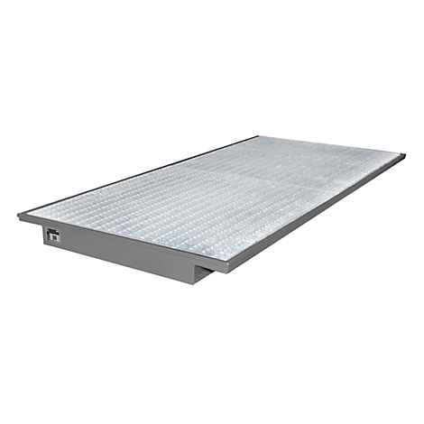 Rejilla metálica rectangular gris, ligeramente en perspectiva, con marco gris y un pequeño hueco en el lateral.