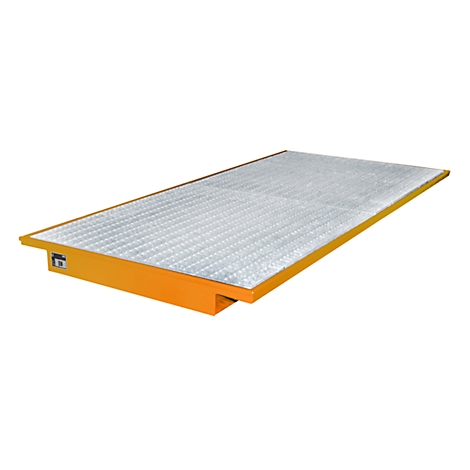 Una plataforma naranja con una superficie plateada a cuadros, sobre un fondo blanco.