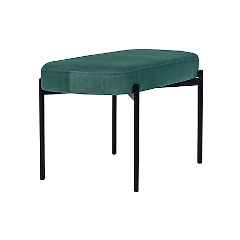 Een groene kruk met zwarte metalen poten. De zitting is ovaal en gewatteerd.