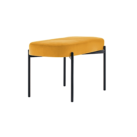 Goudgele, gestoffeerde bank op zwarte metalen poten, met een modern design.