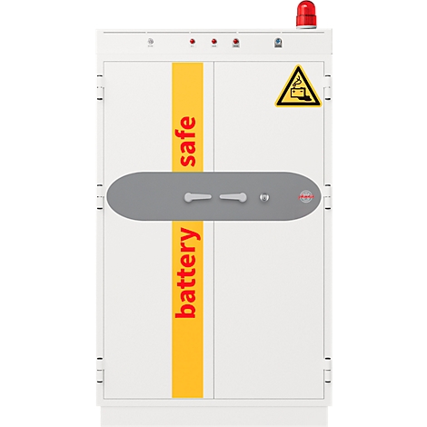 Weißer Batteriesafe mit gelb-roter Schrift, roter Rundumleuchte, Warndreieck und silberner Griffleiste.