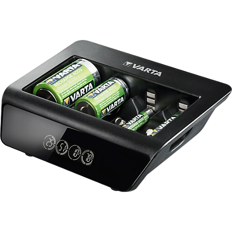 Zwarte Varta-oplader met batterijen. Oplaadstatusweergave. Batterijen zijn groen met wit logo.