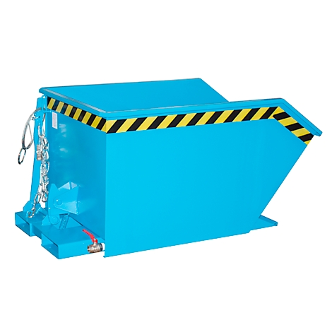 Benne basculante bleu clair avec des bandes d'avertissement jaunes et noires. Chaîne et robinet de vidange visibles.
