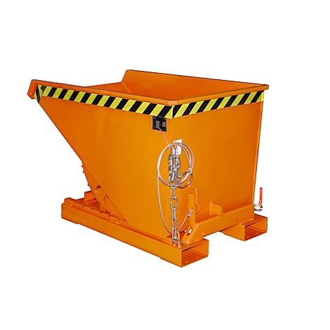 Ein orangefarbener Kippbehälter mit schwarz-gelben Warnstreifen. Er steht auf einem Gestell und hat eine Kette sowie eine Entleerungsvorrichtung.