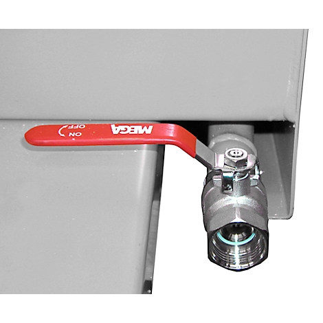 Een rode Mega kogelkraan bevestigd aan een grijze behuizing. 'AAN' en 'UIT' staan op de hendel.