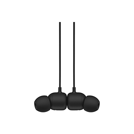 Écouteurs intra-auriculaires noirs avec câble sur fond blanc.