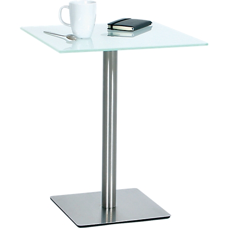 Quadratischer Bistrotisch mit Glasplatte und einem Standfuß aus Edelstahl, dekoriert mit einer Tasse und einem Notizbuch.