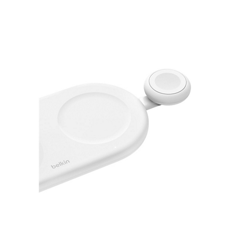 Chargeur sans fil pour smartphone et Apple Watch, blanc. Belkin est écrit sur le chargeur.