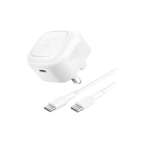 Chargeur blanc avec câble et connecteurs USB-C. Le chargeur indique 45W.