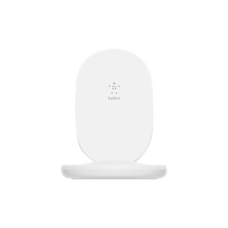 Kabelloses Ladegerät in Weiß, oval geformt, mit Belkin-Logo.