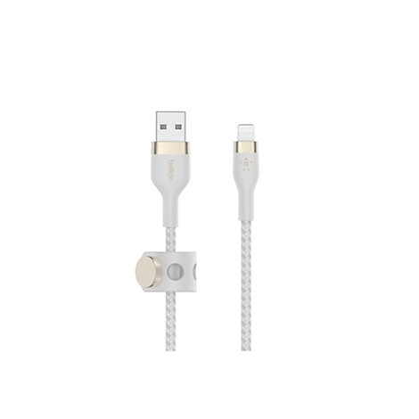Weißes Lightning-Kabel von Belkin mit goldfarbenen Akzenten. Kabel mit USB-A- und Lightning-Anschlüssen.