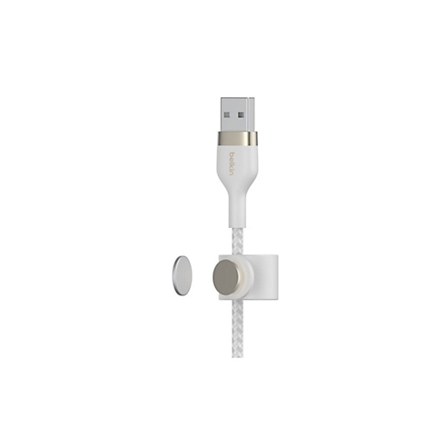 Weißes USB-Kabel mit magnetischem Kabelclip auf weißem Hintergrund.