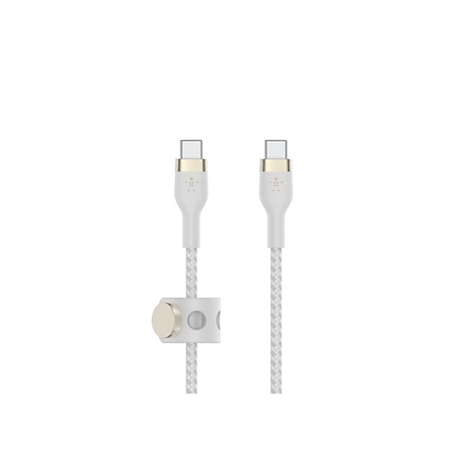 Zwei weiße USB-C-Kabel mit goldenen Enden und einem magnetischen Kabelhalter auf weißem Hintergrund.