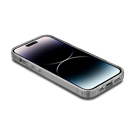 Un iPhone dans une coque de protection transparente, photographié légèrement en biais par le haut.