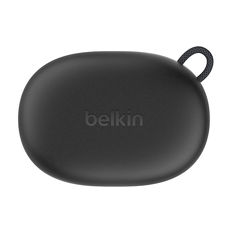 Étui Belkin noir et ovale avec texture, boucle de transport et logo de la marque.