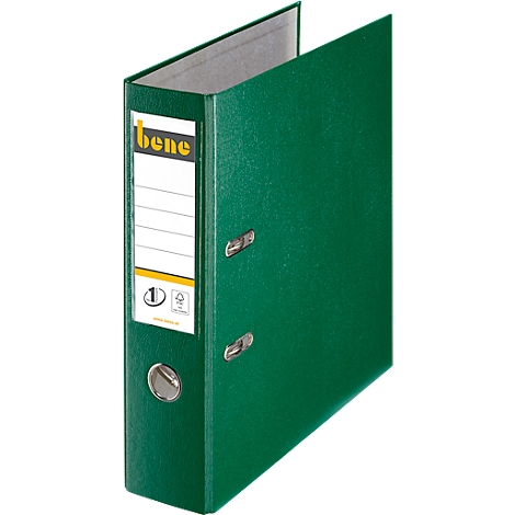 Groene ordner met "bene" opschrift op de rug. Lege etikettenvelden en metalen oogjes.