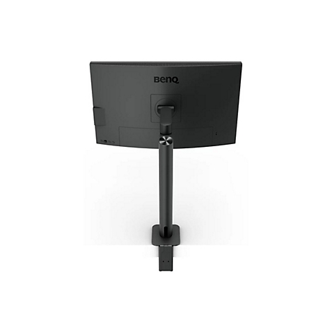 Rückseite eines schwarzen BenQ-Monitors montiert an einem höhenverstellbaren Tischarm vor weißem Hintergrund.