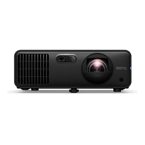 Schwarzer Projektor mit Objektiv und Lüftungsschlitzen. Aufschrift "BenQ".