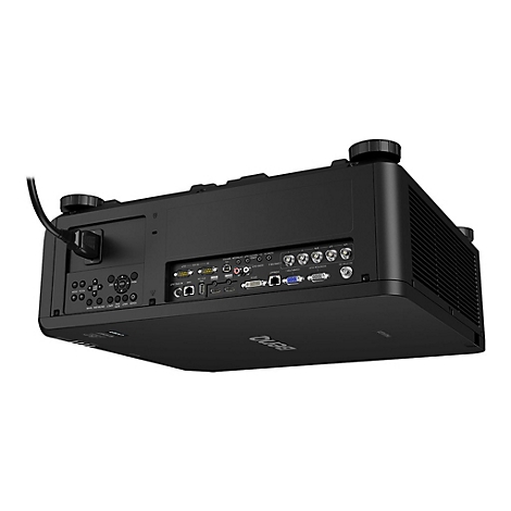 Schwarzer Projektor mit Anschlüssen, Knöpfen und Netzkabel. Die Marke BenQ ist auf der Unterseite zu sehen.