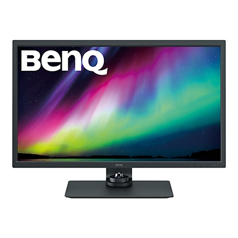Schwarzer BenQ-Monitor mit farbenfrohem Display, die Marke ist groß abgebildet. Schwarzer Standfuß.