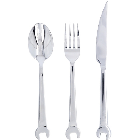 Besteckset mit silbernen Löffel, Gabel und Messer, deren Griffe in Schraubenschlüsselform enden.