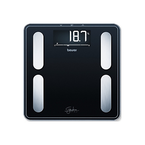 Schwarze Beurer Körperanalysewaage mit vier Edelstahl-Sensoren und beleuchtetem Digitaldisplay.