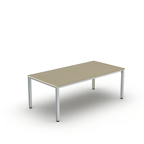 Rechthoekige tafel met een lichtbruin tafelblad en zilveren poten, tegen een witte achtergrond.