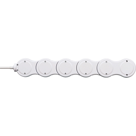 Multiprise blanche avec cinq prises sur fond blanc. Un câble blanc à droite.