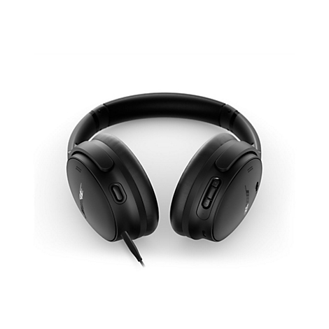 Schwarze, ohrumschließende Bose-Kopfhörer mit Kabel vor weißem Hintergrund.