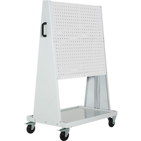 Weißer Lochwandschrank auf Rollen mit schwarzem Griff. Die Lochwand hat viele kleine Löcher.