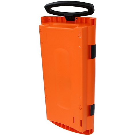 Orangefarbene, rechteckige Box mit schwarzem Griff. Schwarze Gurte seitlich. Unterseite abgeschrägt.