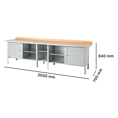 Metalen werkbank met houten blad, afmetingen: 3000 x 700 x 840 mm.