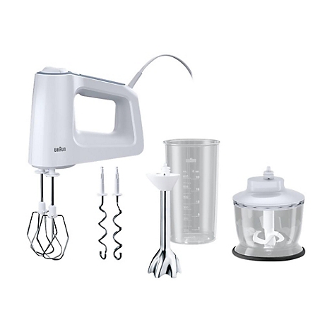 Weißer Braun Handmixer mit Rührbesen, Knethaken, Pürierstab und Zerkleinerer vor weißem Hintergrund.