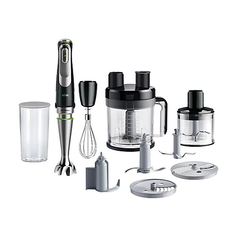 Braun Stabmixer-Set mit Mixfuß, Schneebesen, Zerkleinerern und verschiedenen Aufsätzen vor weißem Hintergrund.